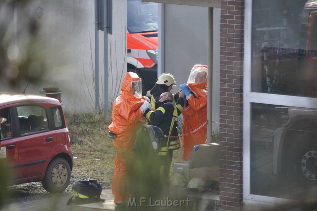 Einsatz BF Koeln Chemie im Hafen Godorf FF P07.jpg